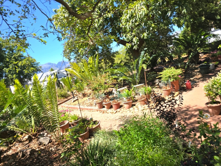 4 Bedroom Property for Sale in Lemoenkloof Western Cape